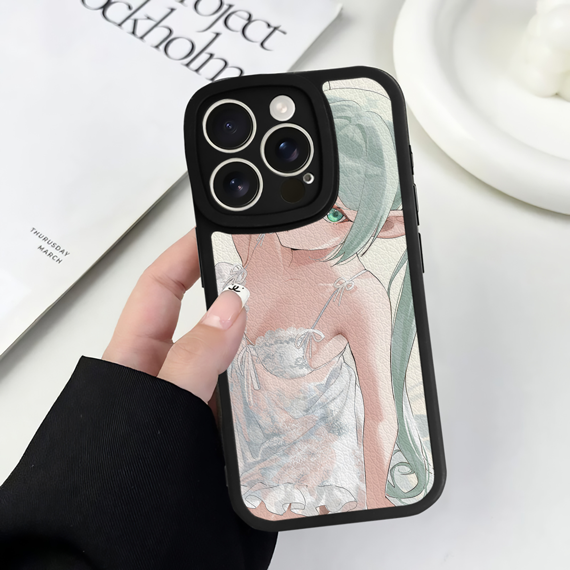 （画像用） 葬送のフリーレン Frieren 【iPhone 16シリーズ対応】シリコンスマホケース（レザー調） 材質：シリコン